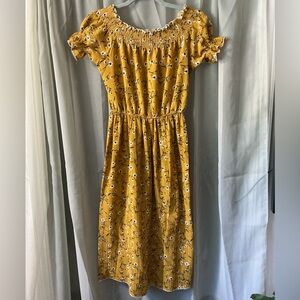 Yellow Floral flowy floral Smocked Dress size small